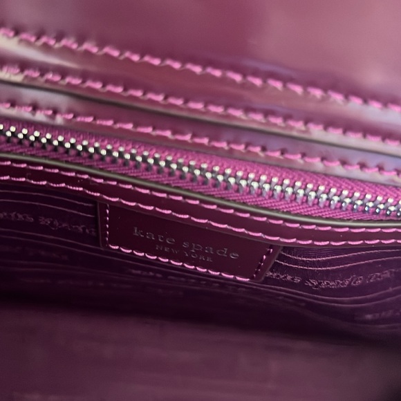 Kate spade top handle and cross body bag in burgundy color. Like new condition - Picture 4 of 7